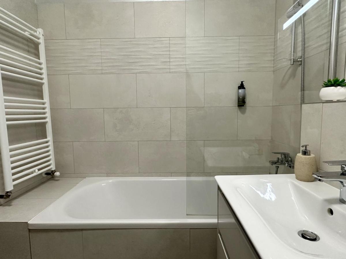Koa - Urban Penthouse Appartement Braşov Buitenkant foto